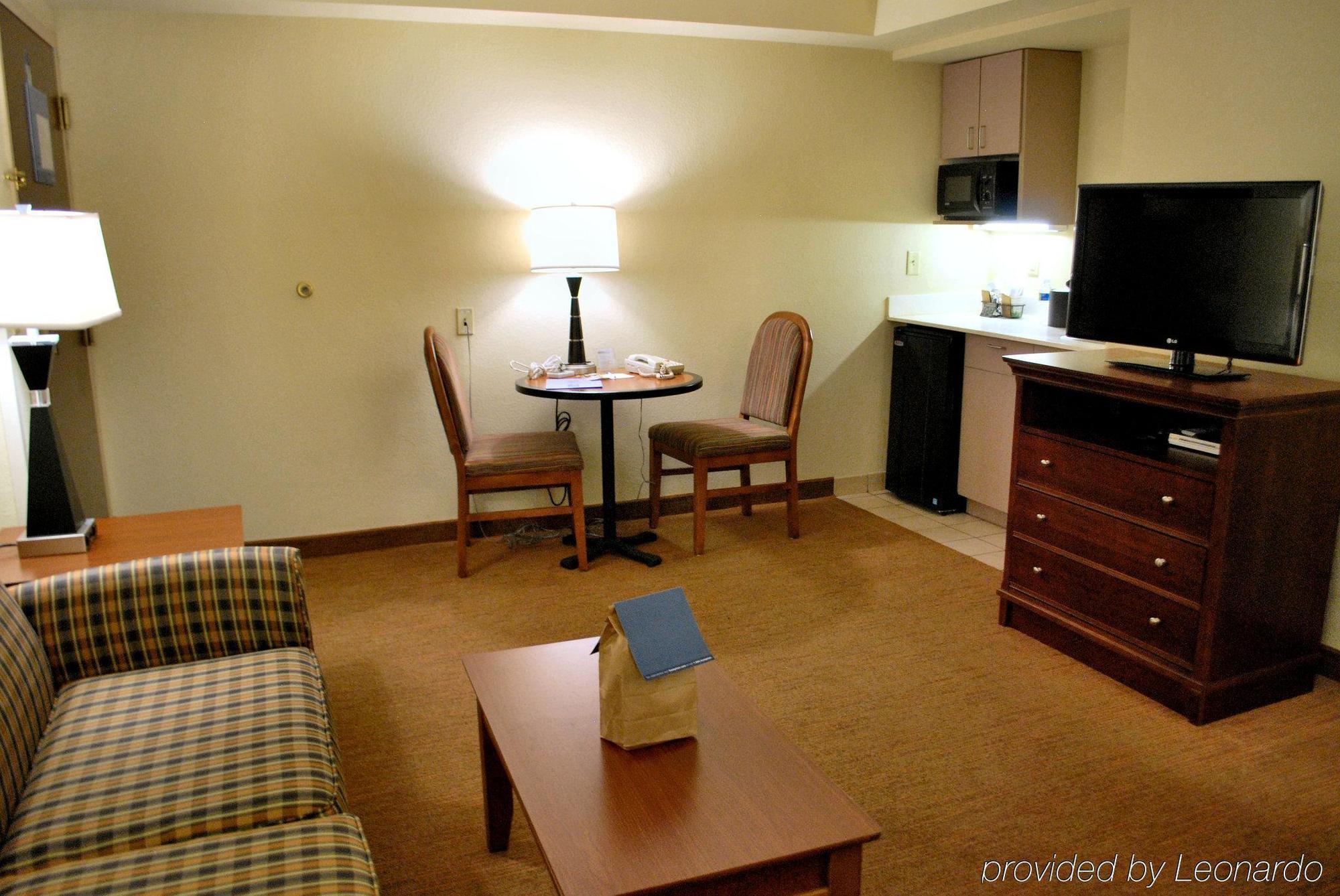 Hampton Inn Raleigh Capital Blvd North Habitación foto
