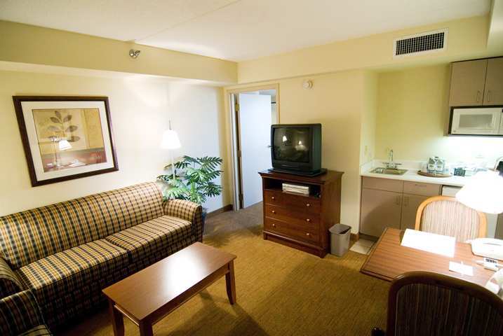 Hampton Inn Raleigh Capital Blvd North Habitación foto